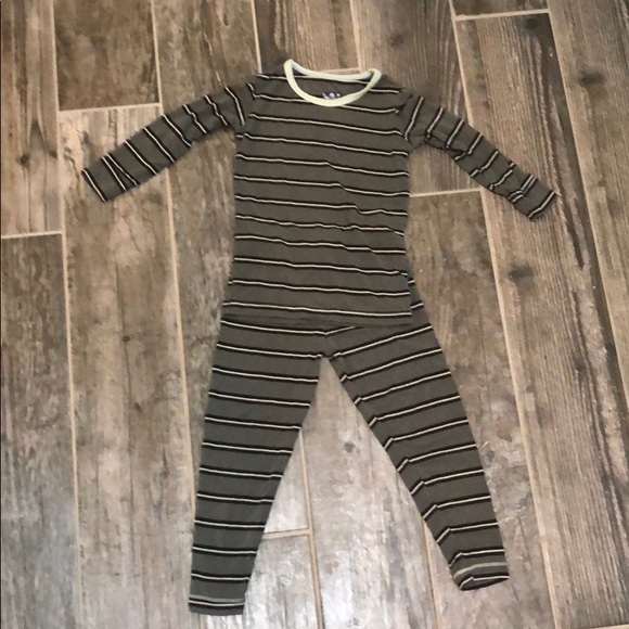 Kickee Pants Other - 3t Succulent  Kenya stripe Kickee pants set